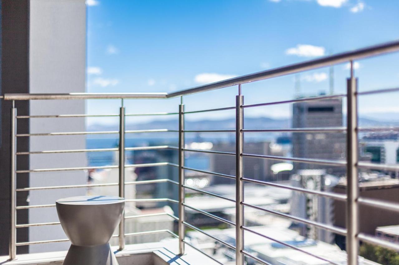 Luxurious 16 On Bree Studio Apartment - Harbour Views Кейптаун Экстерьер фото